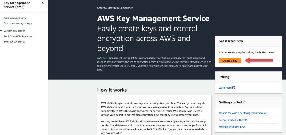 Consola de administración de AWS con enlace de botón para crear una clave CMK.