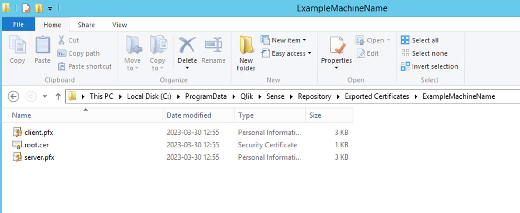 Windows explorer に 3 つの証明書ファイルが入ったフォルダーが表示されている様子