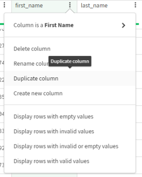 Le menu de la colonne First Name est ouvert, avec l'option Duplicate column (Dupliquer la colonne) sélectionnée.