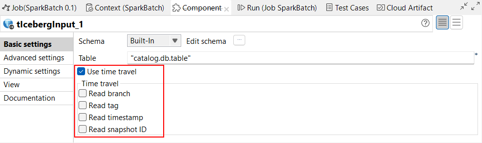 Vue Basic settings (Paramètres simples) du tIcebergInput affichant le nouveau paramètre de voyage dans le temps dans les Jobs Spark Batch.